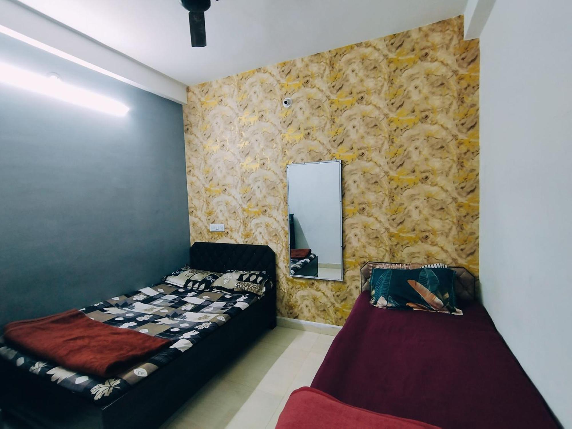 Kalpeshwar Homestay אויאיין חדר תמונה